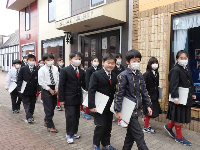 リリー ベール 小学校