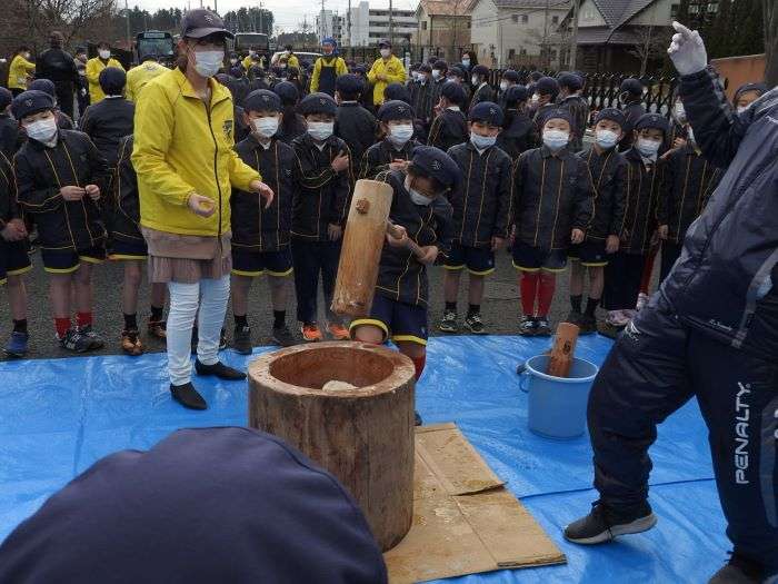 餅つき・ハウス朝会