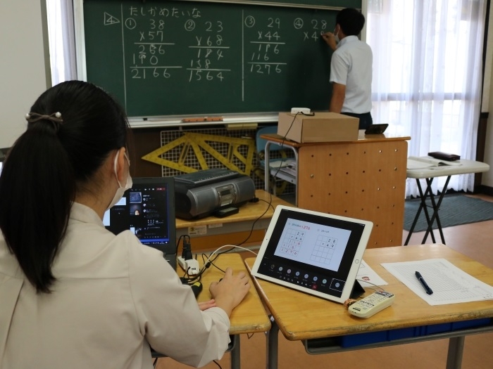 オンライン授業　中学年の様子