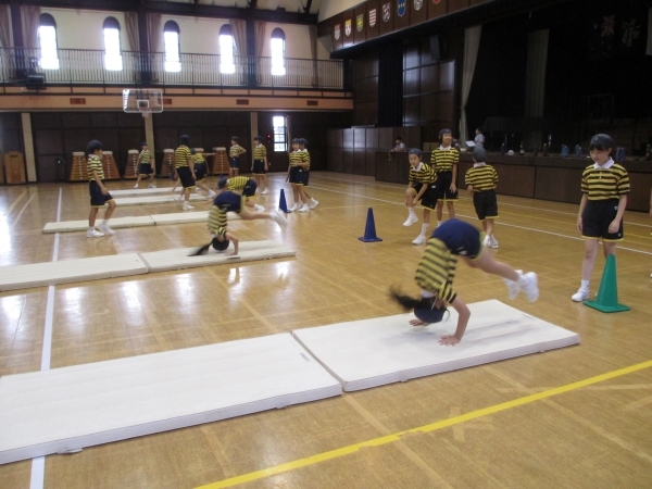 スーパー前転に挑戦だ!