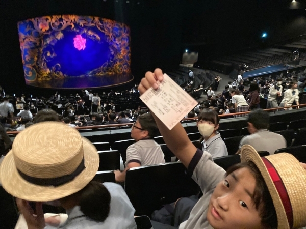 LINE_ALBUM_6年生東京観劇会_240606_28.jpg