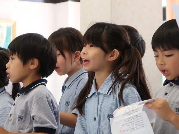 響く歌声