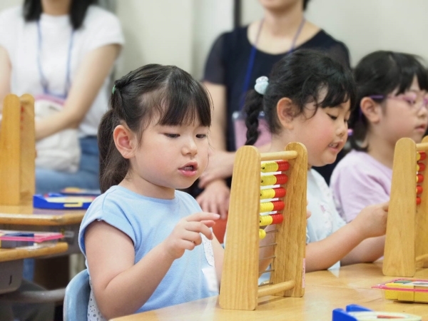 「できた!」「分かった!」の笑顔あふれる「リリーベール国語・算数大会」開催!!