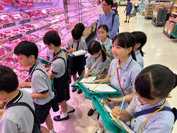 LINE_ALBUM_3年スーパーマーケット見学_240827_10.jpg