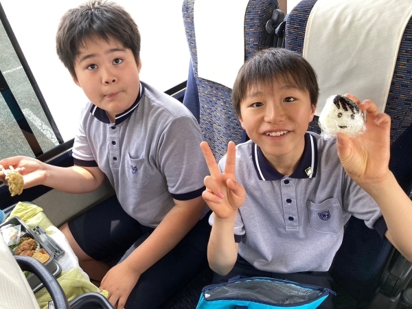 LINE_ALBUM_6年生東京観劇会_240606_2.jpg
