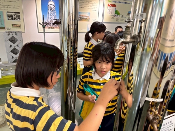 6  2025.7.16  LINE_ALBUM_4年生下水処理場・浄水場見学_250716_8.jpg