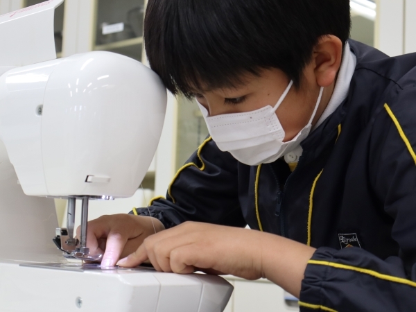 ガタガタガタ　ミシンに挑戦！