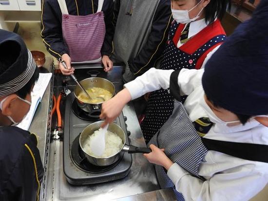 ご飯・味噌汁作り
